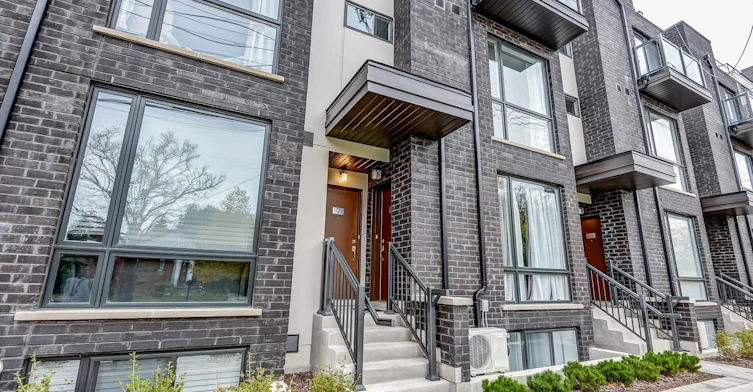 Th7-24 Fieldway Road, Toronto, ON, M8Z 3L1 - 3