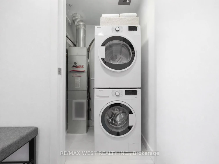 311-120 Canon Jackson Drive, Toronto, ON, M6M 0B8 - 7