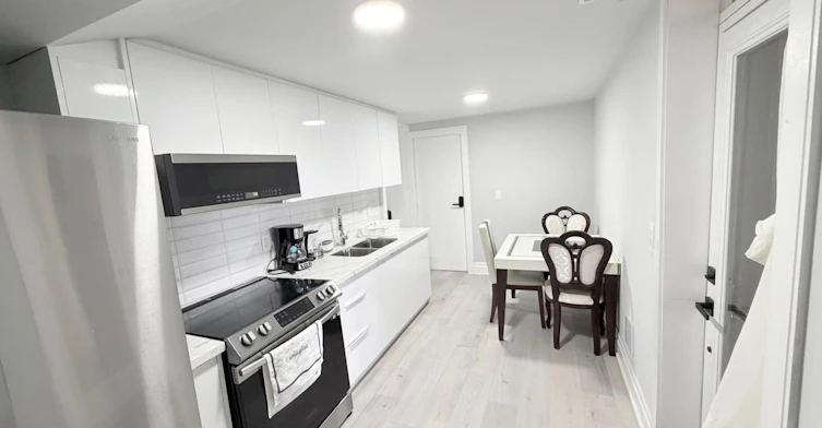 Lower-25 Duffield Road E, Toronto, ON, M9P 3C8 - 7