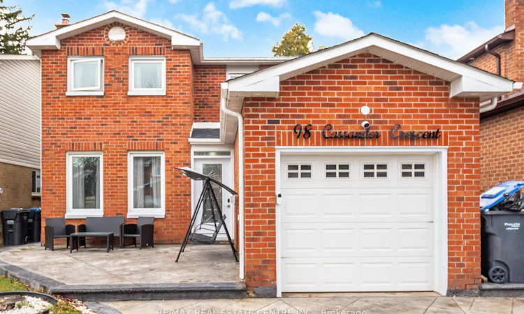 98 Cassander Crescent