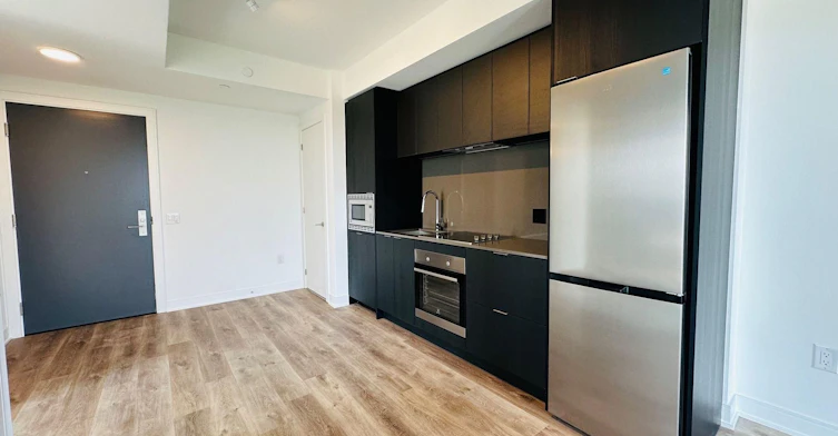815-86 Dundas Street E, Mississauga, ON, L5A 1W4 - 2
