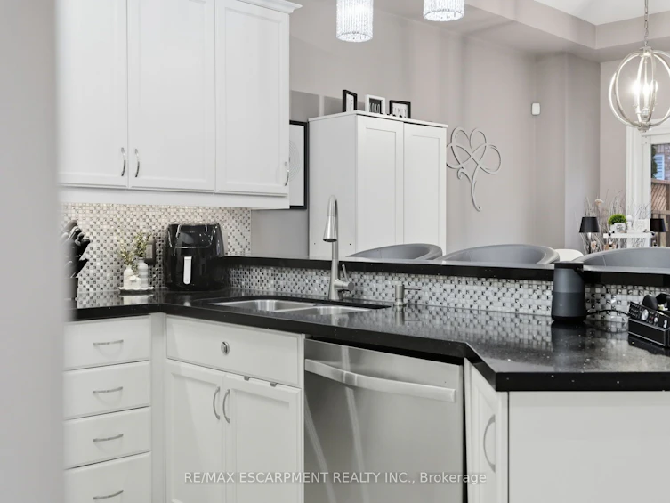 5317 Applegarth Drive, Burlington, ON, L7L 7E3 - 16