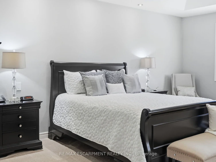 5317 Applegarth Drive, Burlington, ON, L7L 7E3 - 24