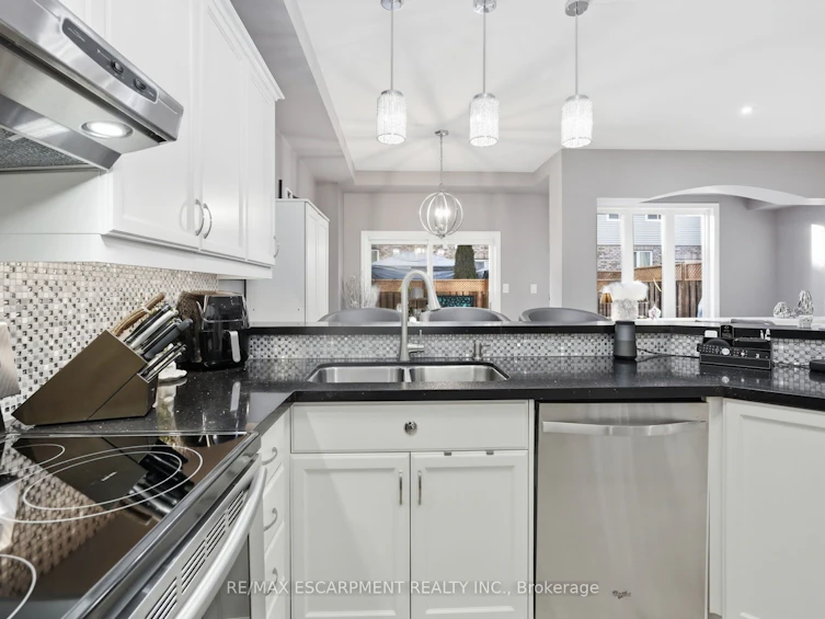 5317 Applegarth Drive, Burlington, ON, L7L 7E3 - 17