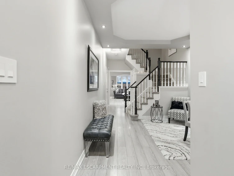 5317 Applegarth Drive, Burlington, ON, L7L 7E3 - 6