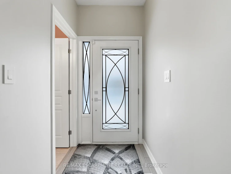 5317 Applegarth Drive, Burlington, ON, L7L 7E3 - 5