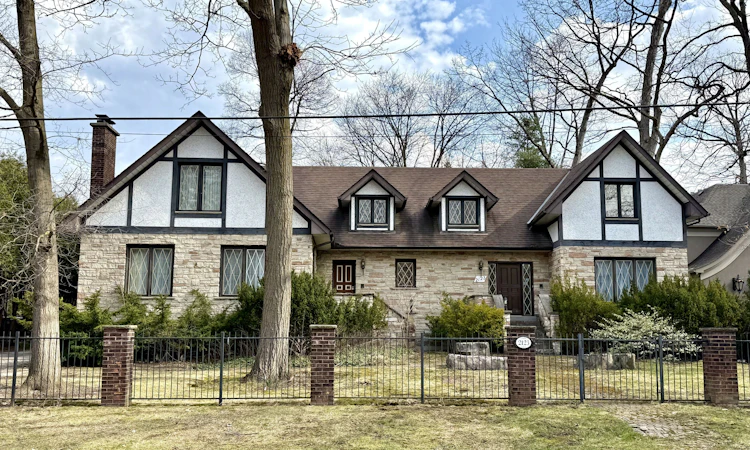 2123 Gordon Drive