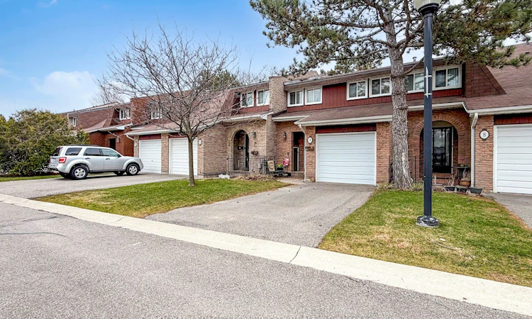 9-3350 Hornbeam Crescent