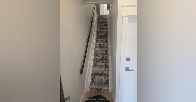 Main-251 Silverthorn Avenue, Toronto, ON, M6N 3K2 - 11