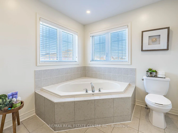 1067 Urell Way, Milton, ON, L9T 8V5 - 30
