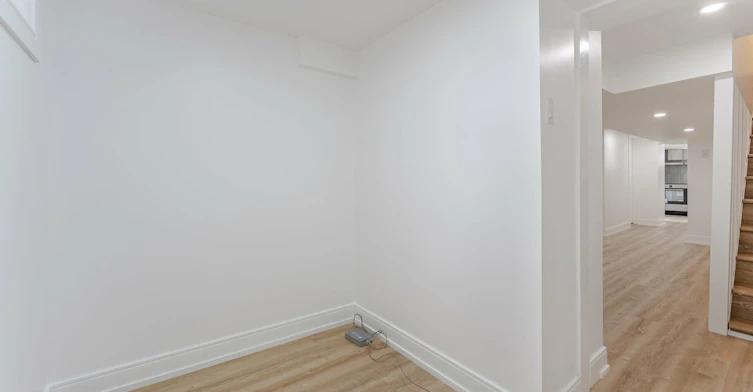 B-716 Brock Avenue, Toronto, ON, M6H 3P2 - 18