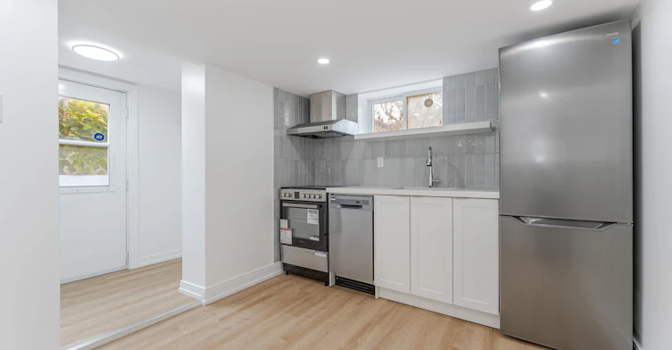 B-716 Brock Avenue, Toronto, ON, M6H 3P2 - 5