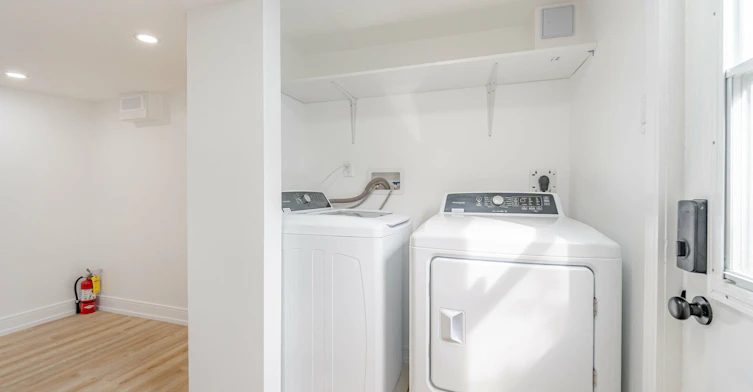 B-716 Brock Avenue, Toronto, ON, M6H 3P2 - 23