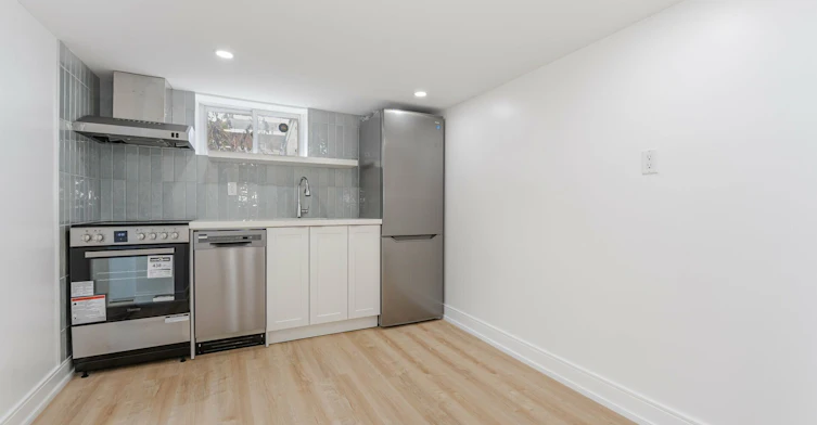 B-716 Brock Avenue, Toronto, ON, M6H 3P2 - 7