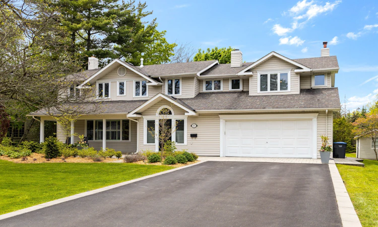 492 Country Club Crescent
