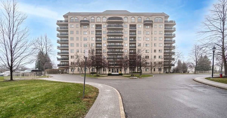 508-10 Dayspring Circle, Brampton, ON, L6P 1B9