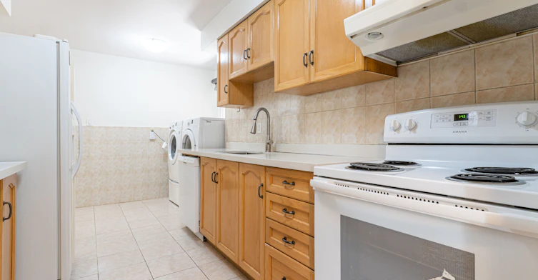 (Upper)-17 Manitou Crescent, Brampton, ON, L6S 2Z6 - 9
