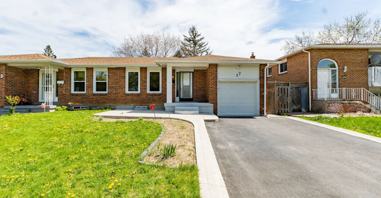 (Upper)-17 Manitou Crescent, Brampton, ON, L6S 2Z6 - 2