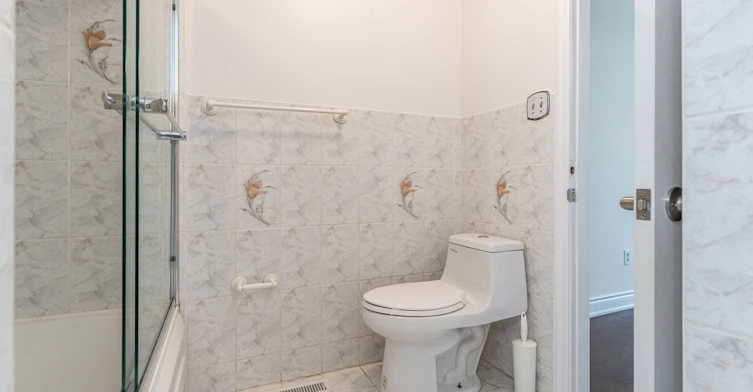 (Upper)-17 Manitou Crescent, Brampton, ON, L6S 2Z6 - 16