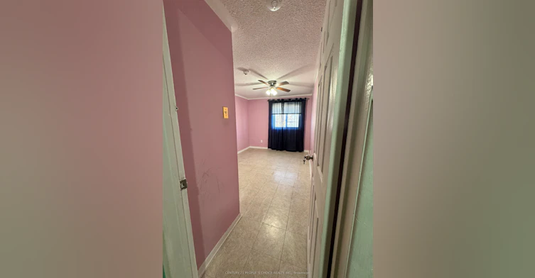 7610 Anaka Drive, Mississauga, ON, L4T 3H7 - 4