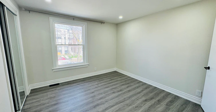 2nd Flr-196 Caledonia Road, Toronto, ON, M6E 4S7 - 3
