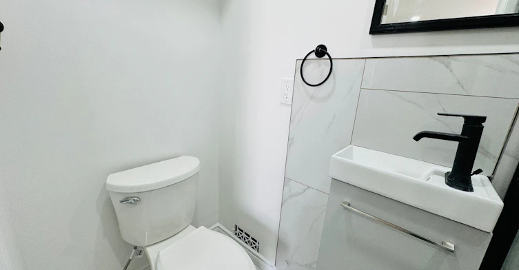 2nd Flr-196 Caledonia Road, Toronto, ON, M6E 4S7 - 10