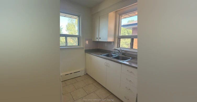 #3-150 Portland Street, Toronto, ON, M8Y 1B2 - 7