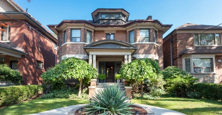 Lower-16 Laxton Avenue, Toronto, ON, M6K 1K9