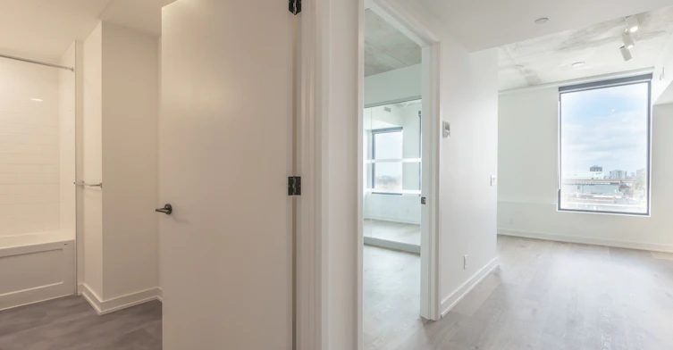 503-7 Fairbank Avenue W, Toronto, ON, M6E 3Y5 - 4