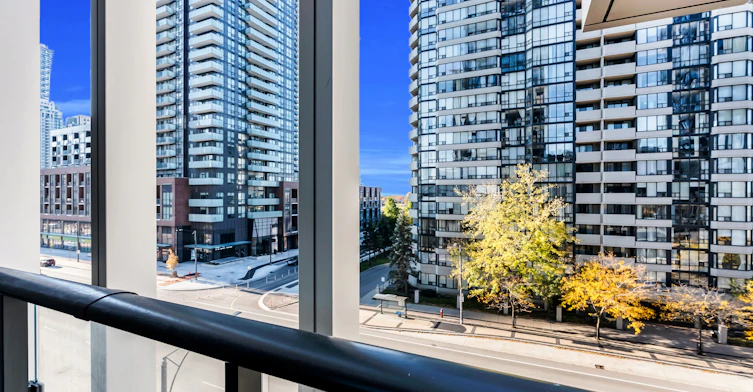 413-395 Square One Drive W, Mississauga, ON, L5B 0P6 - 28