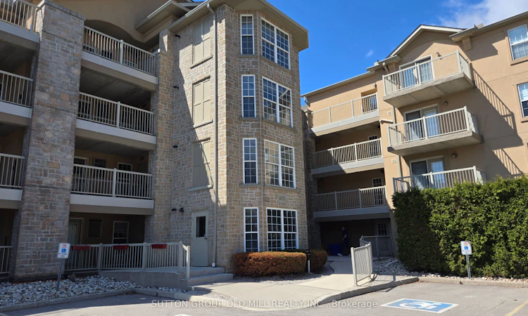 208-1470 Bishops Gate