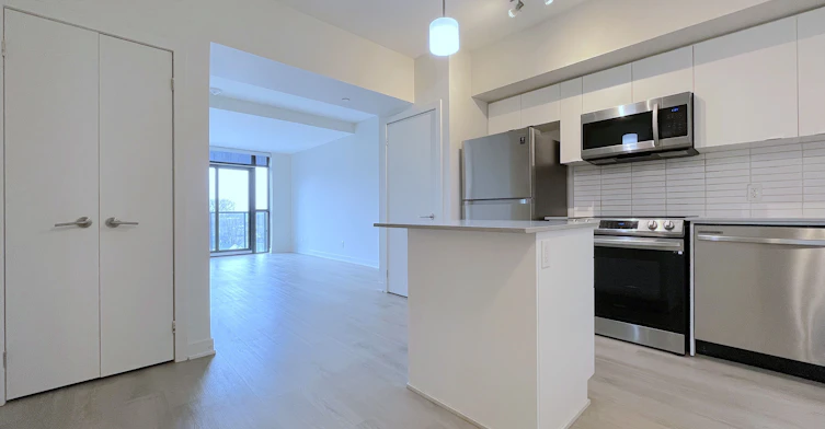 606-3385 Dundas Street W, Toronto, ON, M6S 2S2 - 2