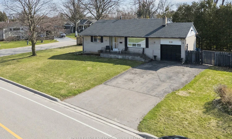 20 Plainsman Road