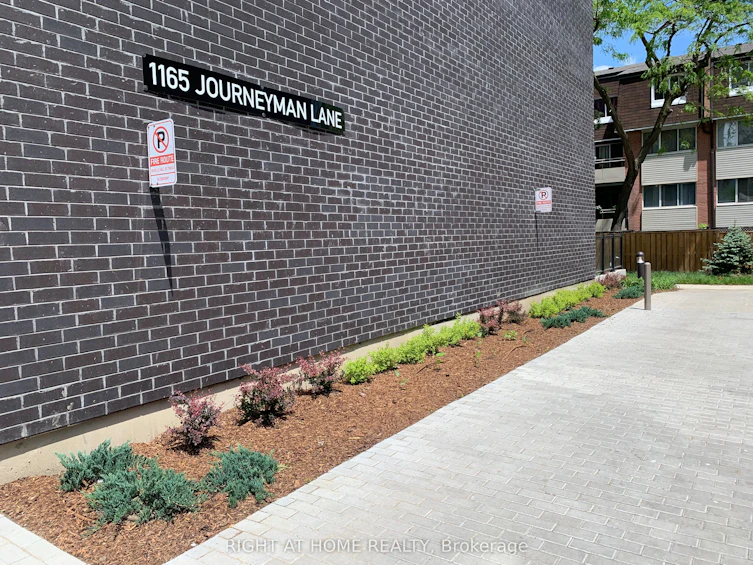 112-1165 Journeyman Lane W, Mississauga, ON, L5J 0B6 - 5
