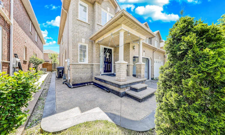 28 Cedarvalley Boulevard