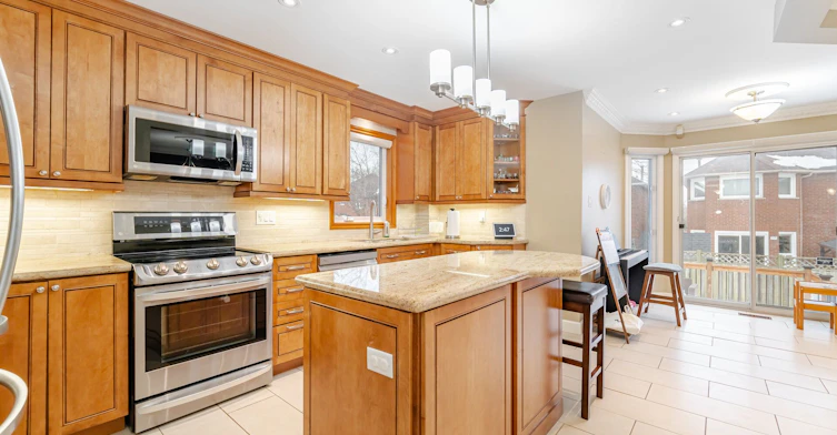 4426 Weeping Willow Drive, Mississauga, ON, L5V 1J9 - 14