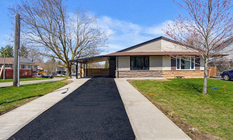 125 Dufferin Street