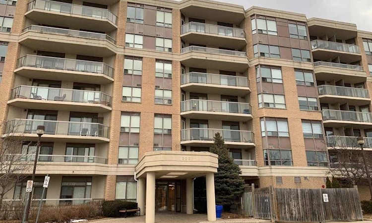 207-300 Ray Lawson Boulevard