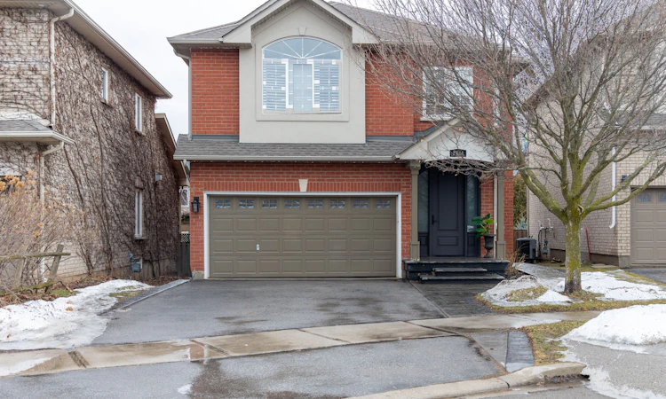 2434 Blue Holly Crescent