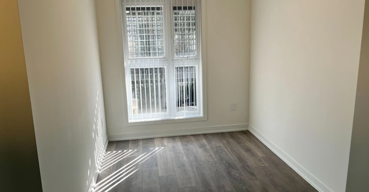 103-150 Canon Jackson Drive, Toronto, ON, M6M 0B7 - 6