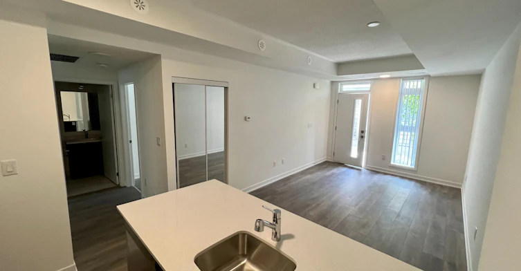 103-150 Canon Jackson Drive, Toronto, ON, M6M 0B7 - 4