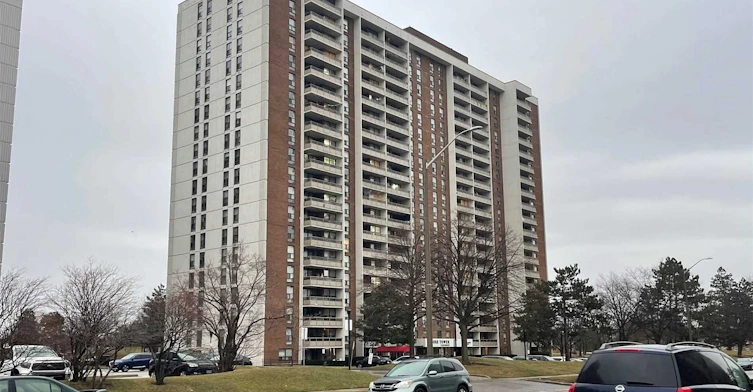 307-4 King Cross Road, Brampton, ON, L6T 3X8