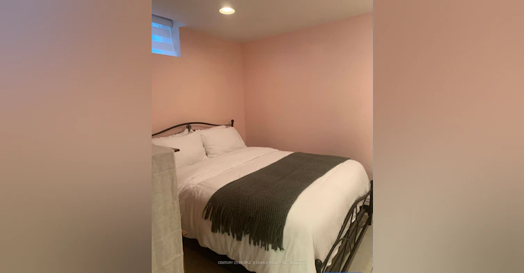 904 Drysdale Drive, Mississauga, ON, L5V 1X6 - 3