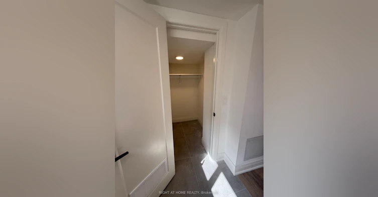 1B-15 Arrowsmith Avenue, Toronto, ON, M6M 2W8 - 4