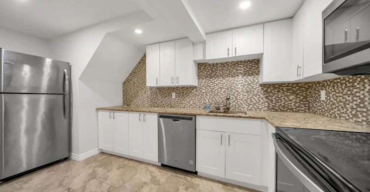1074 Farmstead (Bsmt) Drive, Milton, ON, L9T 8G5 - 10