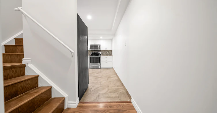 1074 Farmstead (Bsmt) Drive, Milton, ON, L9T 8G5 - 6