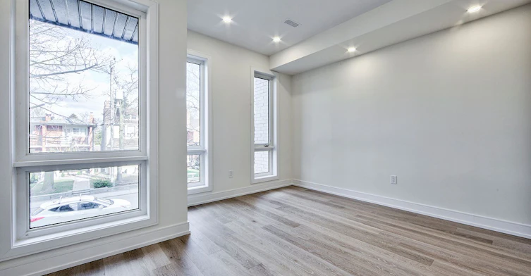 198 Mcroberts Avenue, Toronto, ON, M6E 4P5 - 13