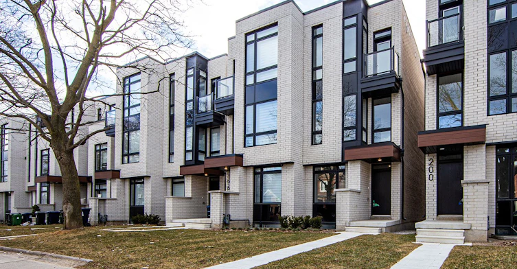 198 Mcroberts Avenue, Toronto, ON, M6E 4P5 - 2