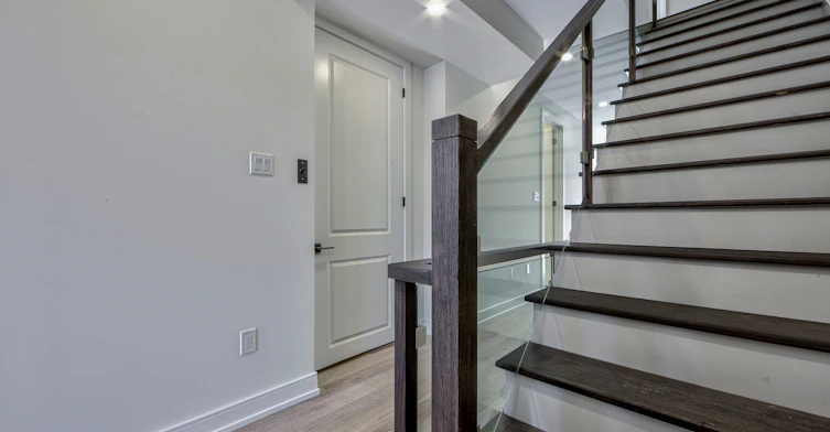 198 Mcroberts Avenue, Toronto, ON, M6E 4P5 - 10
