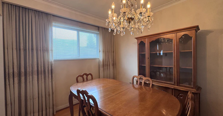 UPPER-300 Driftwood Avenue, Toronto, ON, M3N 2P1 - 10